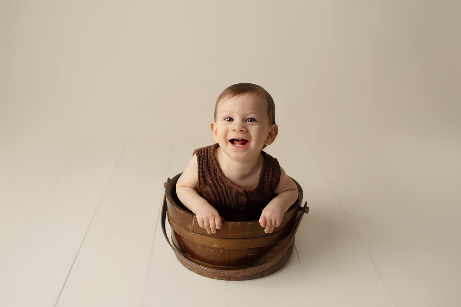 9 month old baby photoshoot in a bucket