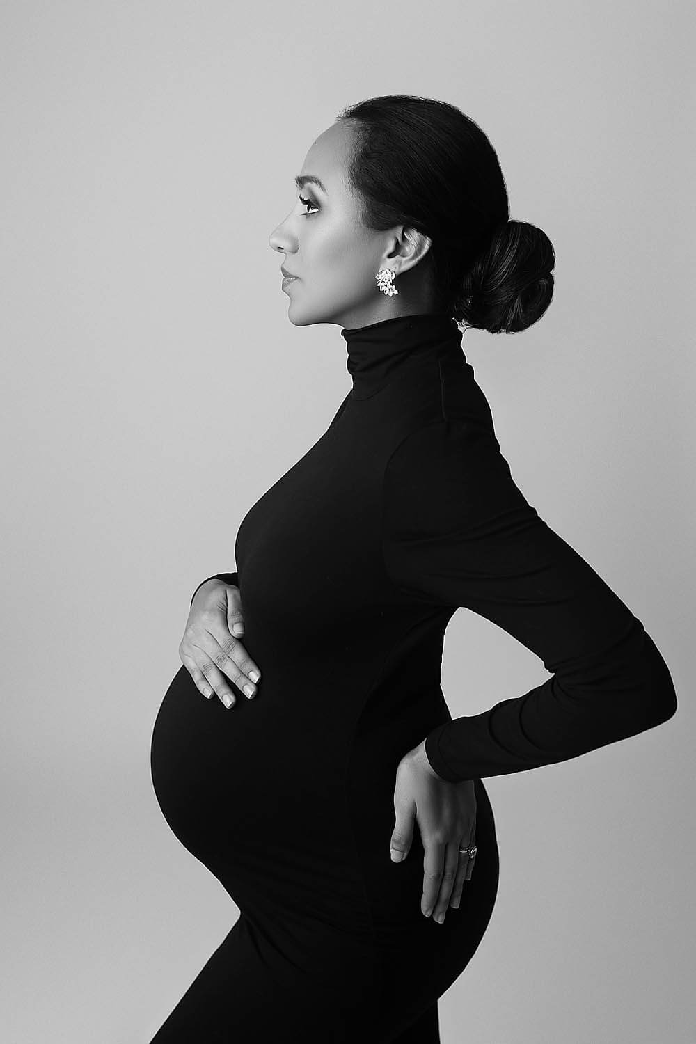Pregnant mom silhouette black and white in pembroke pines, fl