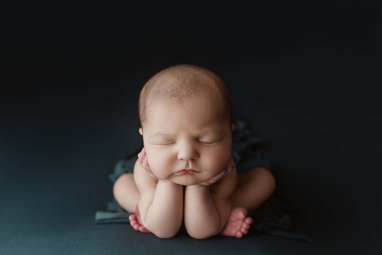 baby posbest newborn photogrpher in fort lauderdale, FL