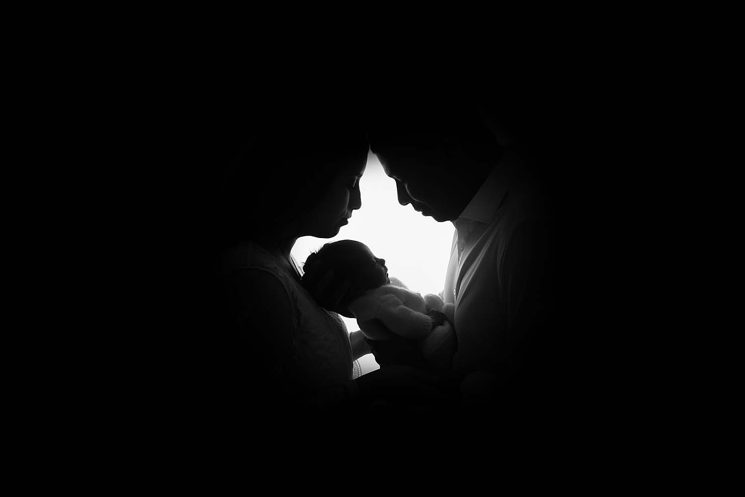 family silhouette with newborn photos in pembroke pines, fl